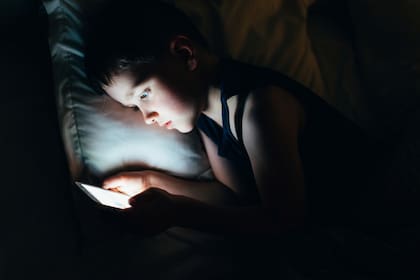 ¿Cómo afectan la tecnología digital y las redes sociales al cerebro de niños y adolescentes?