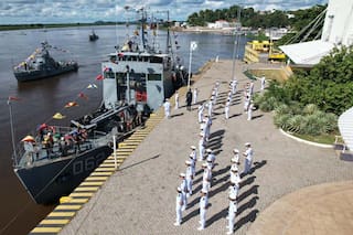 La Armada sortea un viaje a bordo de sus buques para vivir un combate naval con cañones en vivo
