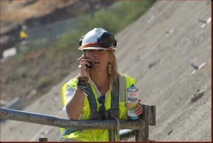 Como arquitecta, Adriana se involucró en la obra civil y vial, y formó parte de uno de los proyectos más ambiciosos de Sudamérica: el Túnel San Cristóbal.