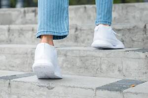 Cómo bajar azúcar en sangre en un minuto: el ejercicio para la glucosa que recomiendan expertos