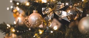 Cuál es la nueva tendencia para decorar el árbol de Navidad