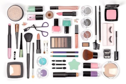 La clave del maquillaje natural es continuar los tonos y las líneas del cuerpo propio