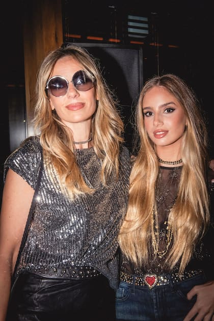 Como dos gotas de agua. Julieta Cardinali y su hija, Charo Calamaro