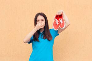 El truco casero para combatir el mal olor de pies