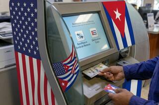 Envío de dólares a Cuba: actualizaciones vigentes sobre las restricciones de remesas desde EE.UU.