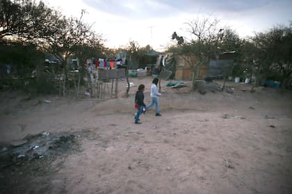 La media de la pobreza en Cruz del aire es más alta que en el resto de la provincia.