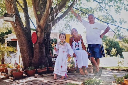 Como familia, los Dumas-Gassó vivieron cinco años inolvidables. El Gato murió dos semanas después de ser operado de un cáncer de próstata, a causa de un trombo que le generó un paro cardiorrespiratorio.