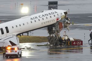 Cómo fue el accidente aéreo en el aeropuerto de LaGuardia en Nueva York
