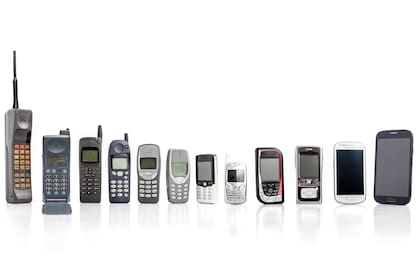 Cómo fueron cambiando de tamaño y diseño los celulares en estas tres décadas
