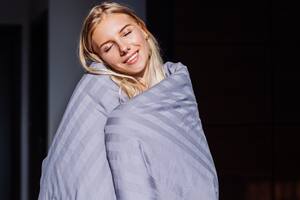 Cómo funciona la manta refrescante que se volvió viral en TikTok