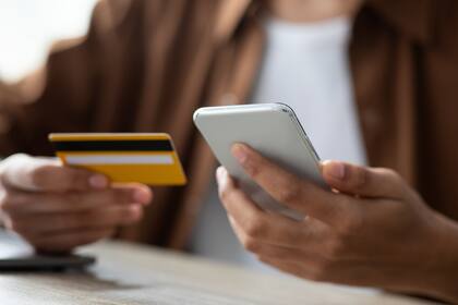 Cómo funcionan las compras en moneda extranjera con tarjeta