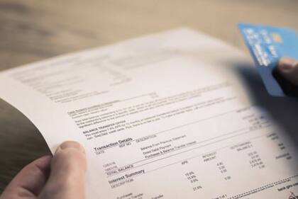 Cómo funcionan los métodos "avalancha" y "bola de nieve" para pagar tus deudas