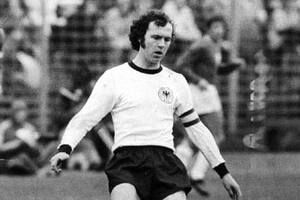 Como futbolista, Beckenbauer quedó entre los más grandes de la historia: clase, determinación y un título mundial, en 1974