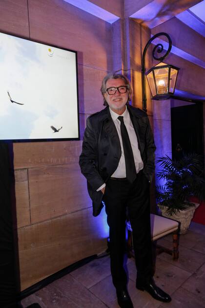 "Como hace mucho que no estoy en Buenos Aires, hace tiempo que no podía asistir a la celebración", comentó Pancho Dotto al llegar a la residencia del embajador de Uruguay