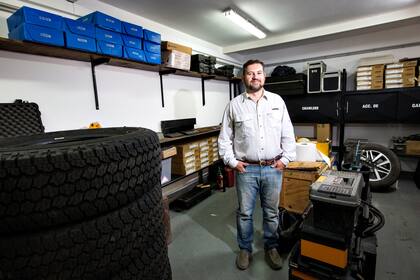 Ignacio Fraile, en la planta de ENOD SRL, que se especializa en ensayos no destructivos para empresas petroleras de Vaca Muerta