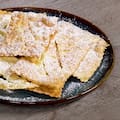 Cómo hacer Chiacchiere, las "tortas fritas" italianas que son furor como snack callejero