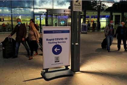 Como han hecho sus vecinos, Gibraltar también ha implementado medidas en el aeropuerto para evitar la propagación del nuevo coronavirus