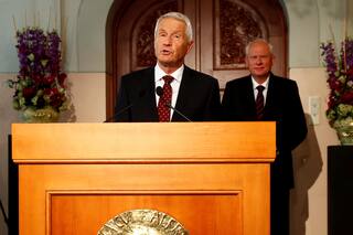 Cómo Jeffrey Epstein usó el glamur del Nobel de la Paz para expandir su red global de élite