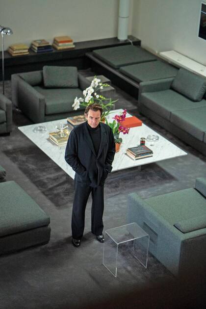 Como la Halston House no estaba disponible para el rodaje de la serie, el equipo de producción localizó una muy parecida en el Red Hook de Brooklyn.