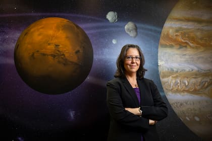 “Como la probabilidad no es del cero por ciento, estamos tomando las medidas necesarias para asegurarnos de que no exista ninguna posibilidad de contaminación”, dijo Andrea Harrington, curadora de las muestras de Marte para la NASA