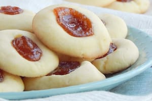 Como las que hacían las abuelas, copiadas por panaderías y hoy elaboradas en casa. Fáciles galletas dulces y saladas.