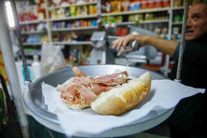 “Como los sándwiches de acá no hay”, reconocen, sin dudarlo, los habitués.