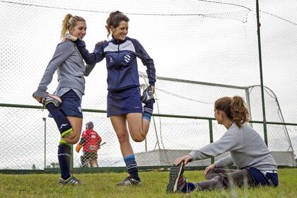 Como Luciana Fuks, de 34 años (la segunda desde la izquierda en la foto), muchos reviven experiencias, recuperan vínculos sociales y se ponen en forma con una actividad que siempre les apasionó