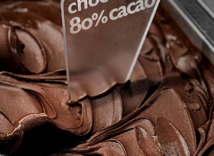 “Como médico puede identificar que era una parte de un cuerpo. Al examinarlo detenidamente, noté uñas y huellas dactilares", añadió el hombre