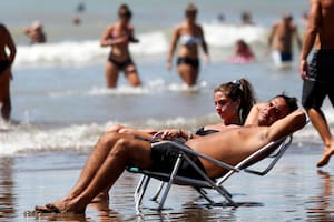 Como medida de prevención, los especialistas aconsejan tomar sol, pero con moderación