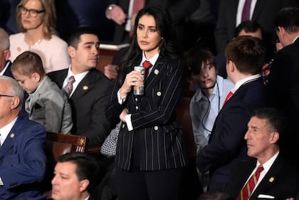 Como miembro del Comité de Supervisión, Luna juega un papel clave en la investigación del caso Epstein