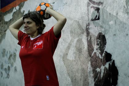 Como Natalia Berninzoni, cada vez más jóvenes juegan al fútbol mixto entre amigos