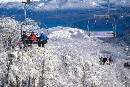 “Como ocurrió al principio del invierno, Chapelco está finalizando septiembre con las mejores nevadas de la cordillera", señalan desde el centro de esquí