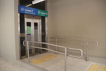 Como parte de la tercera y última etapa de la renovación, se incorporó un ascensor para el acceso a la 9 de Julio, inaugurado el 25 de marzo de 2025
