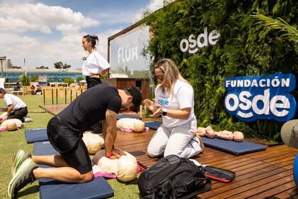 Como parte de su propuesta en el festival OSDE brindó capacitaciones en RCP.