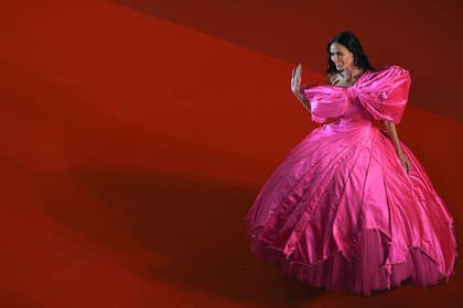 Como parte del prestigioso jurado encargado de definir al ganador de la Palma de Oro, Moore asiste diariamente a las proyecciones y eventos oficiales en el Palais des Festivals