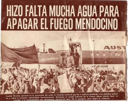 Como piloto de Austral, Tito Withington llevó a Nicolino Locche a Mendoza tras su consagración en Tokio. En la imagen, asoma por la ventanilla de la cabina de piloto.