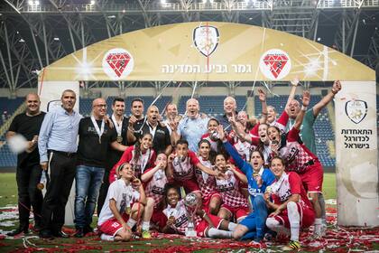 Como preparador del conjunto de mujeres de Ramat Hasharon Gabriel obtuvo una liga y una copa nacionales.