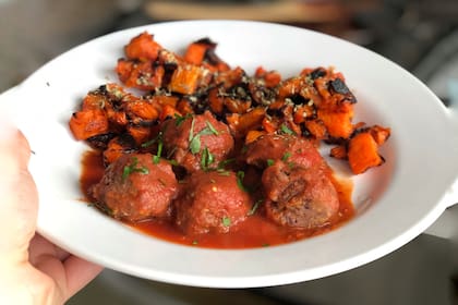 Cómo preparar albóndigas sin ensuciarse las manos