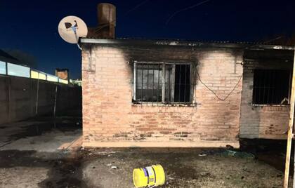 Como quedó la casa tras el incendio.
