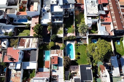 Es un barrio de casas bajas y es muy tranquilo a pesara de estar cerca de la General Paz