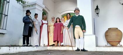 Como si fuera un baile de 1800 con los selectos "vecinos" de Buenos Aires como invitados