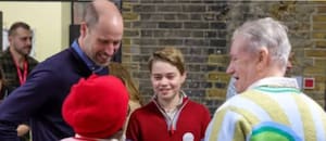 William repitió un gesto de Diana y llevó a su hijo George a un refugio para personas sin hogar en Londres