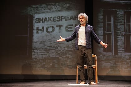 Como sucede en el Colón, en el Cervantes también desembarcó una producción privada: Los días perfectos, con Leonardo Sbaraglia