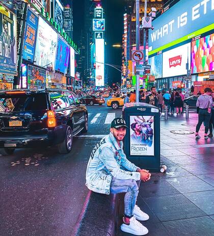 Como un turista cualquiera en Times Square..., pero es el primer argentino que terminó como goleador de la MLS 