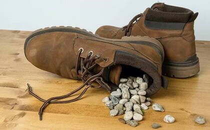 Como una piedra en el zapato, pero en tu mente