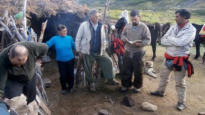 Comparte charlas y oraciones con cada familia