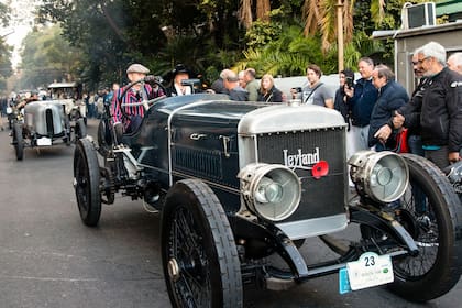 La competencia de autos clásicos Recoleta-Tigre