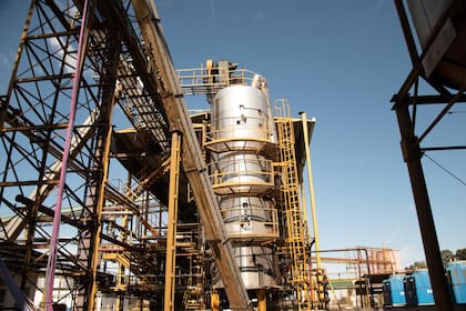 Competir desde el interior profundo no es sencillo. “Estamos compitiendo en un mercado donde están todas las empresas son hasta 20 veces más grandes que nosotros. Sumado a que estamos alejados de los puertos y de los centros comerciales", dice Lorda