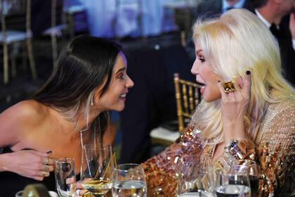 Cómplices, Lucia y Susana durante la ceremonia.