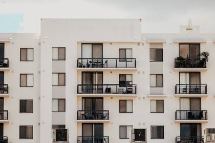 Comprar propiedades en condominio podría ser una solución para algunos propietarios ante las exigencias del mercado inmobiliario de Florida